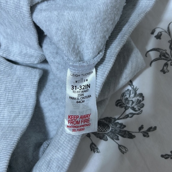 Leigh Tucker Willow Sweater - Picture 5 of 6